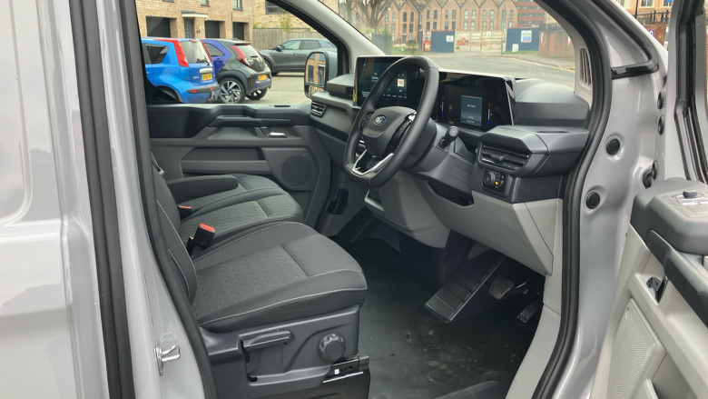 Ford Transit Custom E-320 L1 Rwd 100kW 65kWh H1 Van Limited Auto